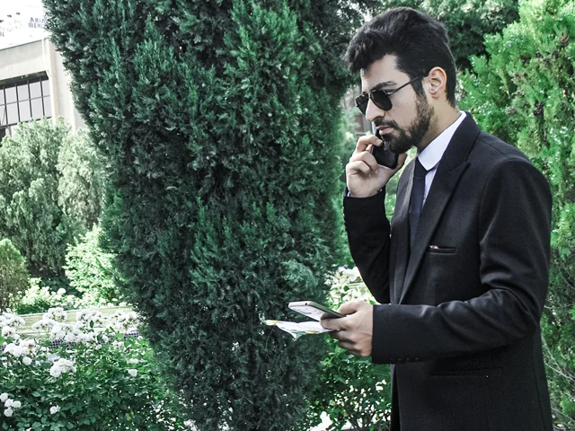 برای حفظ سرمایه در سال (1404) خرید دلار بهتر است یا طلا؟ (1404) _ مجتبی جاهد